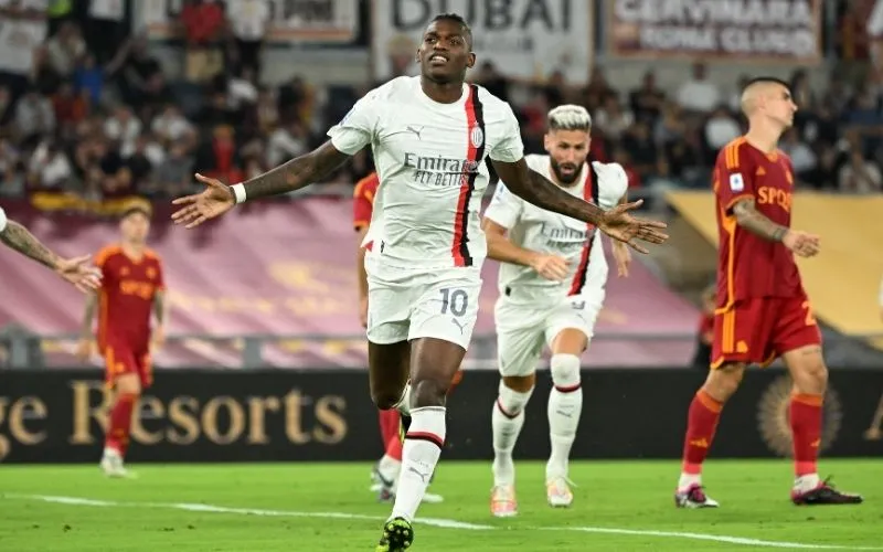 Xét về đối đầu, cán cân đang nghiêng nhẹ về phía Roma